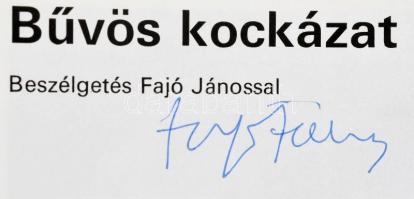 A Művészet c. folyóirat teljes évfolyama (XXII. évf. 1-12. sz., 1981. jan.-dec.), benne festő- és sz...