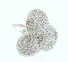 Ezüst(Ag) gyűrű kövekkel kirakva, jelzett, kőhiánnyal, méret: 52, bruttó: 9,8 g