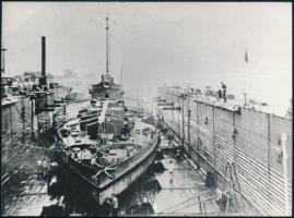 1918 A SAVA monitor a galatzi hajógyár úszódokkjában, 1918. szeptember 12 és 15 között, a Dunai Flottila hajója, utólagos előhívás, 13×18 cm