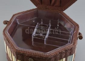 Kézimunka kosár, újszerű állapotban.. Szövet, műanyag betéttel d: 35 cm