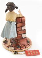 Capodimonte vízhordó lány. Kézzel festett, jelzett, részben biszkvit porcelán, hibátlan. m: 17 cm