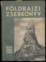 Földrajzi zsebkönyv. X. köt. Szerk.: Láng Sándor, Miklós Gyula, Tóth Aurél. Bp.,(1958.),Magyar Földrajzi Társaság. Az elülső belsején térhatású térképpel, valamint hátul hozzá tartózó 3D szemüveggel. Kiadói papírkötés, a gerincen kis szakadással.