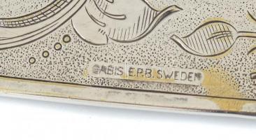 Gabis svéd edényalátét, ezüstözött alpakka, jelzett, dúsan vésett, apró kopásnyomokkal, 24,5x16,5cm