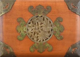 Kínai jádeberakásos fa ékszeres, doboz, kopott, 23x17x11cm