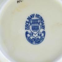 Zsolnay pillangó mintás tálka. Kézzel festett, jelzett, kopásnyomokkal. 8,5 cm