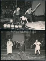 cca 1970 Cirkuszi jelenet, 2 db fotólap, 8,5×13,5 cm