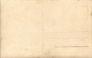 1916 Flandern / Első világháborús német katonák tüzeléshez készen / WWI German military artillery, r...