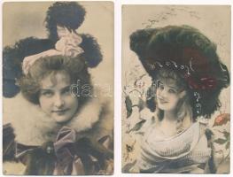 HÖLGYEK - 4 db régi képeslap / LADIES - 4 pre-1906 postcards
