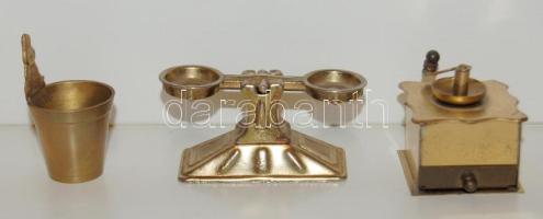 3 darabos bronz konyhai készlet, darálóval, mérleggel és sajtárral kis méretben, 5 centiméteres maga...
