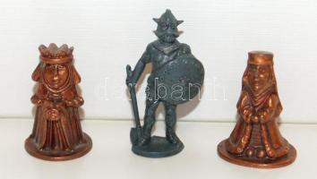 3 darab bronz kiskatona szépen kidolgozva (4 cm magas)