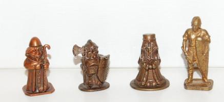 4 darab bronz kiskatona szépen kidolgozva (4 cm magas)