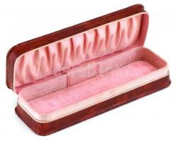 Ligeti Nándor és Fia Aranyműves és Órás Múzeum krt. 17. ékszertartó doboz, kis kopásnyomokkal, 12×4×...