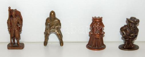 4 darab bronz kiskatona szépen kidolgozva (4 cm magas)