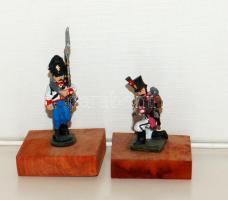 2 db ólom polgárháborús katona talapzattal / 2 lead civil war soldiers with pedestal