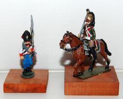 1 db ólom katona és egy lovas talapzattal / 1 lead soldier and 1 horseman with pedestal