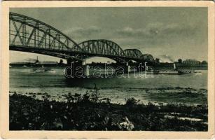 Komárom, Komárno; Nagy Duna híd, gőzhajó / Velky dunajsky most / Danube bridge, steamship (kis szakadás / small tear)