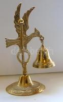 Madárral díszített kis állványon függő sárgaréz harang kongatóval, 20cm-es magassággal