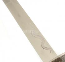 Japán katana és wakizasi szett (szamurájkard) tartóval. Vésett kígyó jelzéssel, fa hüvellyel. Szép á...