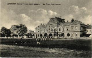 Debrecen, Károly Ferenc József laktanya, katonák. Aczél Henrik kiadása