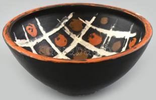 Gorka Lívia (1925 - 2011): Kínáló tál. Fekete, narancs mázakkal festett kerámia, mázrepedésekkel. Jelzett d: 20,5 cm