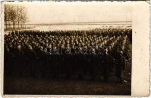 A század készen áll az eskühöz / WWII Hungarian military, group of soldiers. photo (EK)