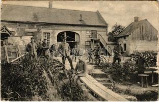 1916 Eine Regimentsbadeanstalt im Westen / WWI German military spa with soldiers (EK)