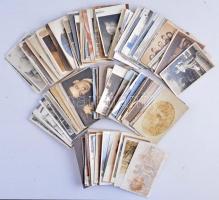 Kb. 131 db RÉGI családi fotó vegyes minőségben / Cca. 131 pre-1945 family photos in mixed quality