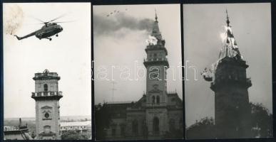 Hódmezővásárhely, városháza égő tornya, harang beemelése, 3 db fotó, 14×9 cm