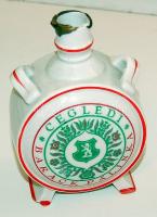 Ismeretlen jelzéssel ellátott 2db népi motívumos porcelán kulacs (12-14cm magas)