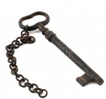 Régi kulcs, kopott, enyhén rozsdás, h:15,5cm