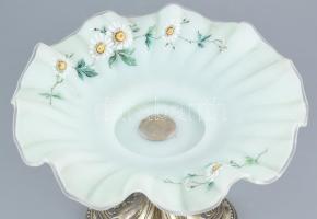 Ezüst (Ag) szecessziós gyümölcskínbáló, rajta fújt, halvány zöldes, fodros überfangglas, öblében zom...