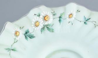 Ezüst (Ag) szecessziós gyümölcskínbáló, rajta fújt, halvány zöldes, fodros überfangglas, öblében zom...