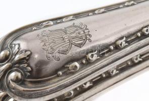 Ezüst (Ag) nyelű diótörő, vésett monogrammal, jelzett, bruttó: 203g, h:18cm