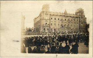 1916 Budapest I. Szent György tér IV. Károly király koronázási ünnepsége közben. Erdélyi photo