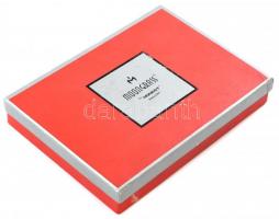 Férfi szabadidő-készlet: italos flaska, szivarvágó, öngyújtó bicskával, sörnyitó-dugóhúzó, toll. Has...