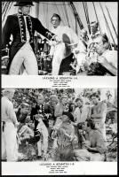 ,,Lázadás a Bountyn című amerikai film jelenetei és szereplői (köztük Marlon Brando), 21 db vintage produkciós filmfotó, ezüstzselatinos fotópapíron, 18x24 cm