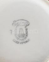 2 db Karlovy Vary cseh porcelán kúrapohár, matricás, jelzett, minimális kopással, m: 12 cm, 14,5 cm