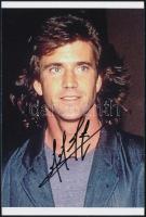 Mel Gibson (1956-) színész aláírása az őt ábrázoló képen