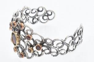 Ezüst(Ag) karperec spessartin kövekkel kirakva, jelzés nélkül, 4,5×5,5 cm, bruttó: 22,9 g