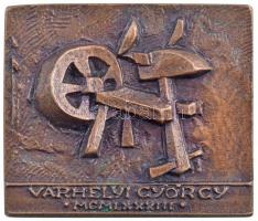 Várhelyi György (1942-) 1983. Köszönöm, hogy eljött(él) a Helikon Galériába 1983. április 14-én a kiállításomra megnyitotta Aradi Nóra / Várhelyi György MCMLXXXIII kétoldalas, öntött bronz plakett (56x65mm) T:1- kis patina