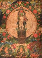Thangka (jelentése festett tekercs), XX. század első fele, gouache, nemezelt selyem, feltehetően Kinában készült. Sérülésekkel, kopásokkal, gyűrődésekkel, feltekert állapotban, 89x65cm. A festmény központi részében Meilong-ban Thousand-Armed Avalokiteshvara - Sahasrabhujasahasranetra (Ezer-fegyveres vagy karú, bódhiszattva) látható. Ő az egyik legszélesebb körben tisztelt bodhiszattva a főáramú mahájána buddhizmusban. Csenrezig (tibeti), Kuan-Yin / Guanyin (kínai), Lokeshvara (szanszkrit) és Kannon (japán) néven is ismert. A buddhista irodalomban Avalokiteshvara összesen 33 különböző megnyilvánulását írják le, beleértve a női megnyilvánulásokat is, mindegyiket a különböző lények elméjének megfelelően. Szanszkrit nyelven Avalokiteshvara-t Padmapani (A lótusz tartója) vagy Lokeshvara (A világ ura) néven is említik. Tibeti nyelven Avalokiteshvara Jainraisig/Chenrezig néven ismert, és azt mondják, hogy a Dalai Lámában, a Karmapában és más magas lámákban testesül meg. Avalokiteshvara felett az ő emanációi, a Zöld Tara (jobbra) és a Fehér Tara (balra). Lent Mahakala (balra) a Vajrayana, a kínai ezoterikus és a tibeti buddhizmusban (lásd Citipati), valamint a Chan és a Shingon hagyományokban dharmapala néven ismert védőistenségként is megjelenik, Zambala (kozépen) (Sárga Dzambala, Sárga Kubera): Sárga Zambala a bőség és a jómód istensége. Hatásai: jószerencse, erkölcsi tisztaság, hosszú élet. Főbb atribútuma a patkány. Manjushri (balta) nevének jelentése ,,nemes ragyogás.