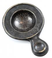 Régi alpakka teaszűrő, jelzett (Hacker), kisebb kopásnyomokkal, h: 14 cm