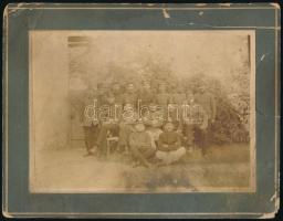 cca 1890 Vasutasok csoportkép kartonon 22x17 cm