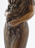 R. Kiss Lenke (1926 - ): Flóra. 1980 körül. Öntött, patinázott bronz, márvány talapzaton. M:36cm