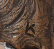 R. Kiss Lenke (1926 - ): Flóra. 1980 körül. Öntött, patinázott bronz, márvány talapzaton. M:36cm