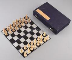 Kínai sakk készlet, faragott csont, 30x35cm