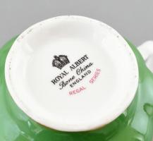 Royal Albert porcelán teáscsésze, 2 db, matricás, jelzett, kis kopásnyomokkal, egyik csésze billeg a...
