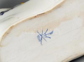 Herendi Eton mintás cipőcske. Kézzel festett, jelzett, kopásnyomokkal. 10 cm