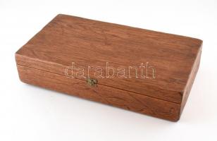 Párbaj pisztoly készlet. Igényes gyűjtői replika. Fa dobozban. 25x45 cm