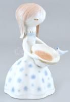 Ősz Szabó Antónia (1938- ): Hamupipőke. Aquazur festett porcelán. Jelzés nélkül. Kopásnyomokkal. Gyá...